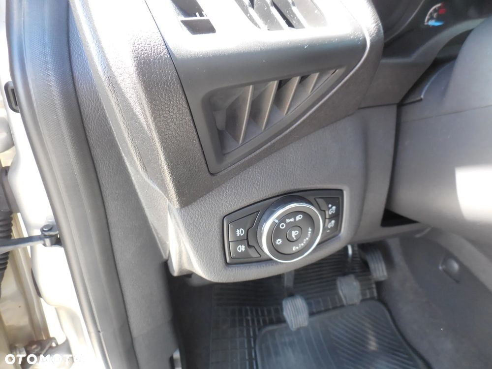 Ford Transit Connect - 17