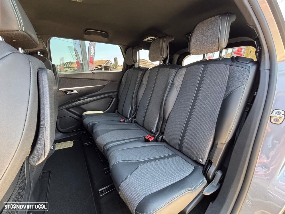 Peugeot 5008 1.2 PureTech Allure Pack EAT8 - 22