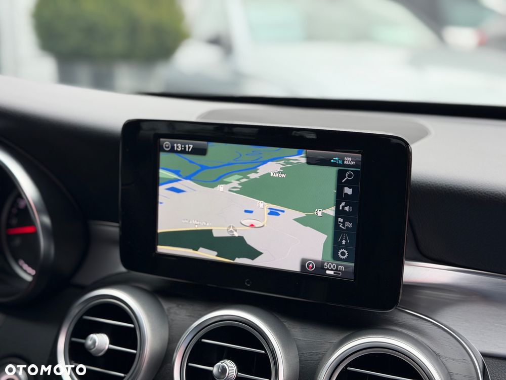 Mercedes-Benz Klasa C 400 4Matic 9G-TRONIC - 22