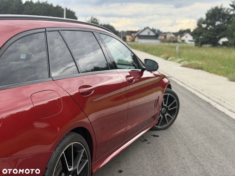 Mercedes-Benz Klasa C 300 9G-TRONIC AMG Line - 16