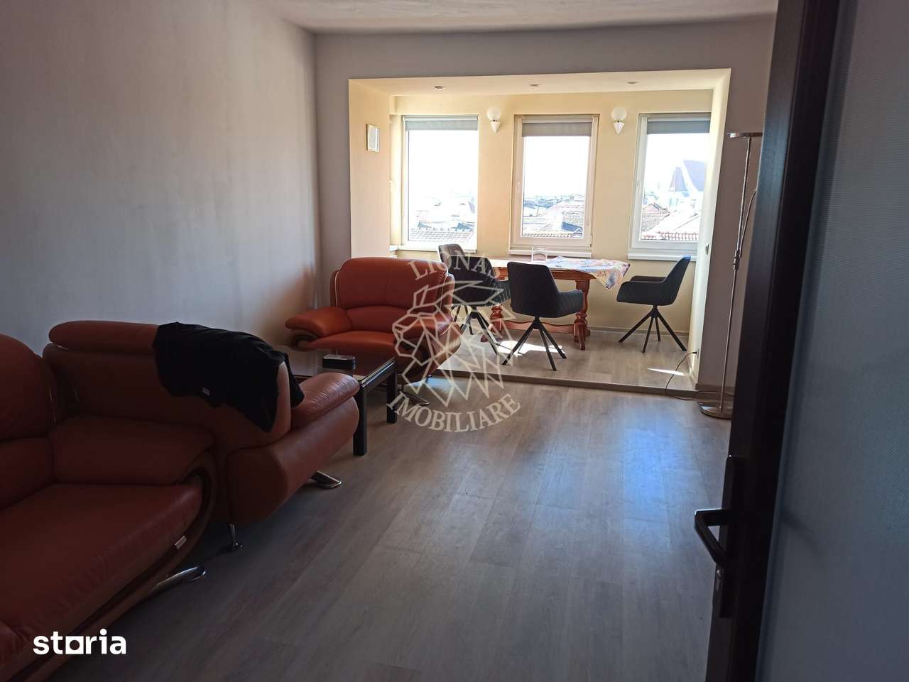 Apartament 3 camere 82 mp-balcon-2 bai-etaj 3-parcare-Central — fotografia 2