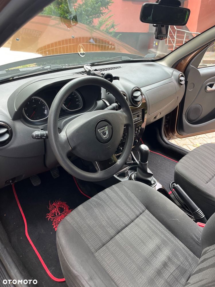 Dacia Duster 1.6 16V 4x2 Laureate - 9