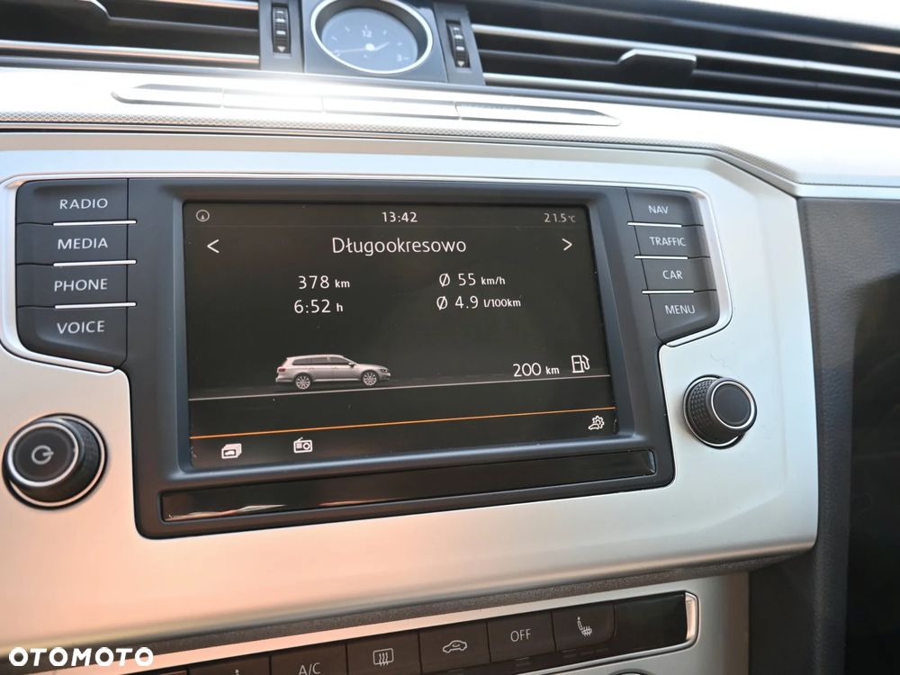 Volkswagen Passat - 25