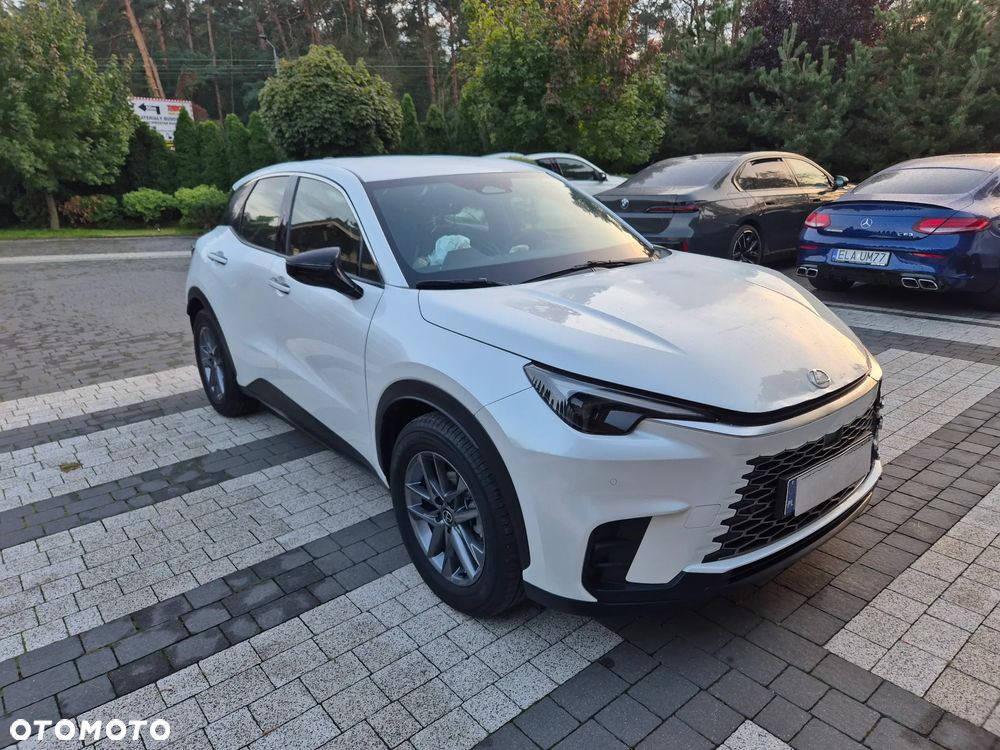 Lexus LBX - 8