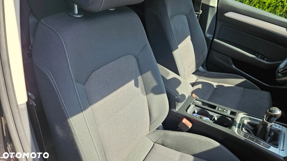 Volkswagen Passat - 15