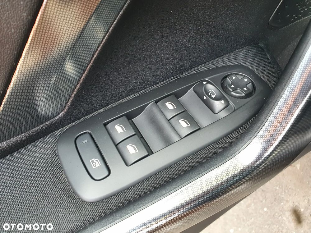 Peugeot 2008 PureTech 110 Stop&Start Allure - 20