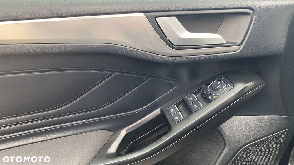 Ford Focus 1.0 EcoBoost mHEV Titanium X - 14