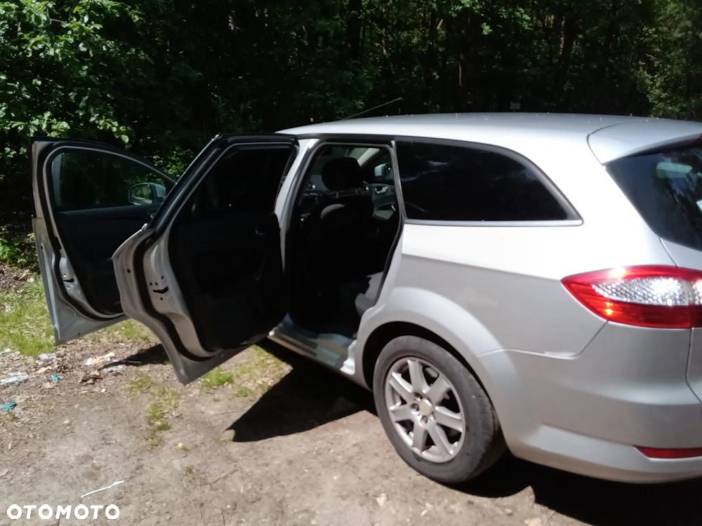 Ford Mondeo 2.0 TDCi Ghia - 7