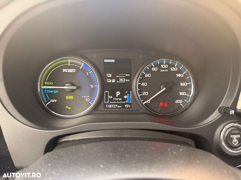Mitsubishi Outlander PHEV 2.4 L 4X4 Instyle+ - 3
