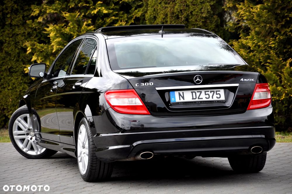 Mercedes-Benz Klasa C 300 7G-TRONIC SPORT EDITION - 25