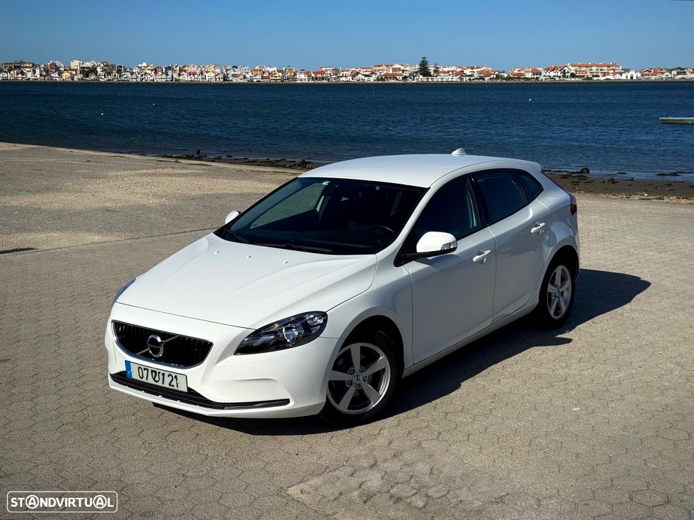 Volvo V40 2.0 D2 R-Design Momentum - 2