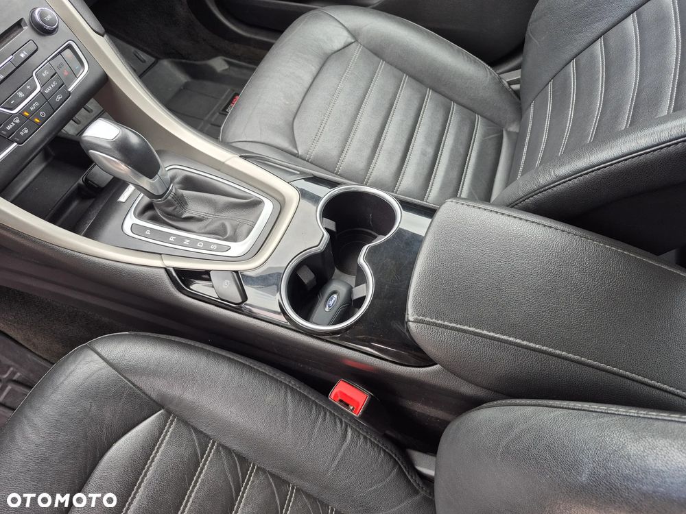 Ford Fusion - 19