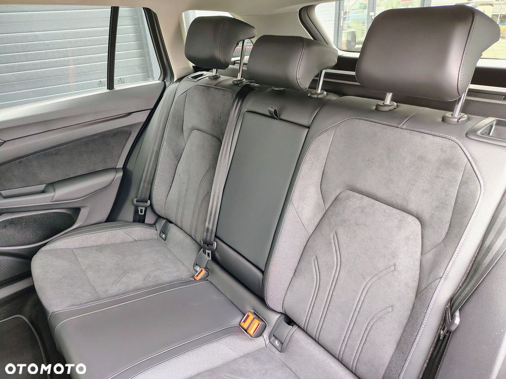 Volkswagen Golf Variant - 25
