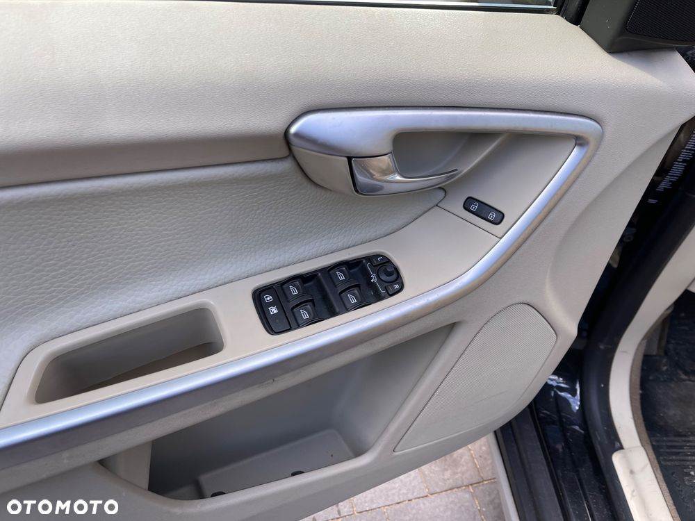 Volvo XC 60 D5 AWD Kinetic - 12
