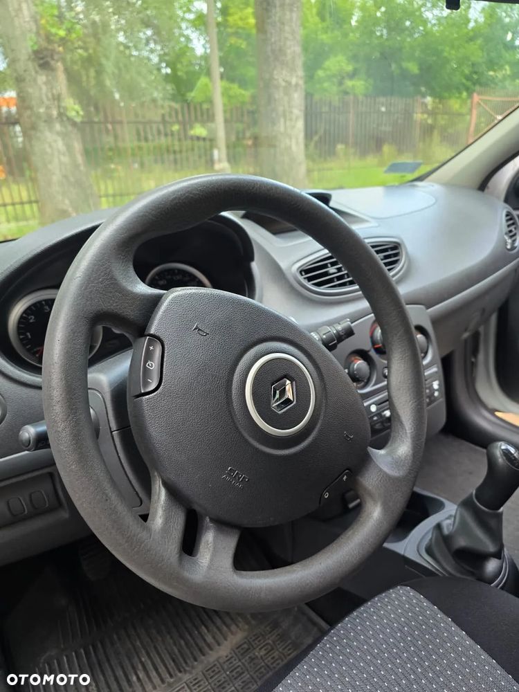 Renault Clio 1.5 dCi Alize - 17
