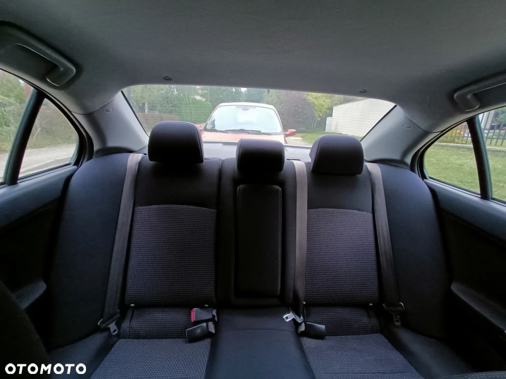Mitsubishi Lancer - 15