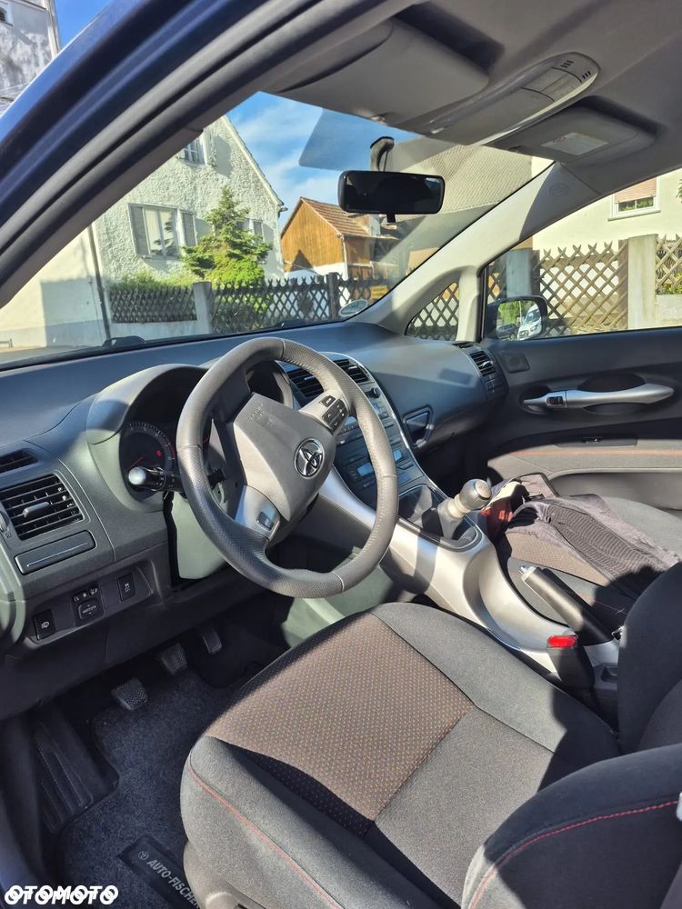 Toyota Auris 1.6 Premium + - 5