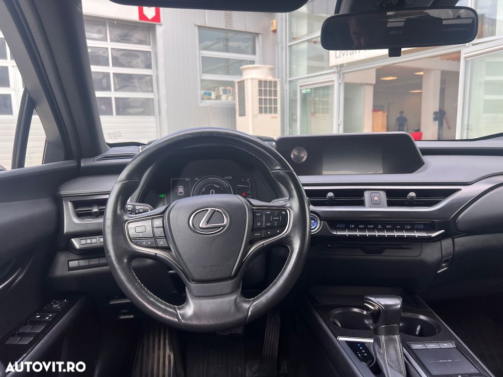 Lexus UX - 14