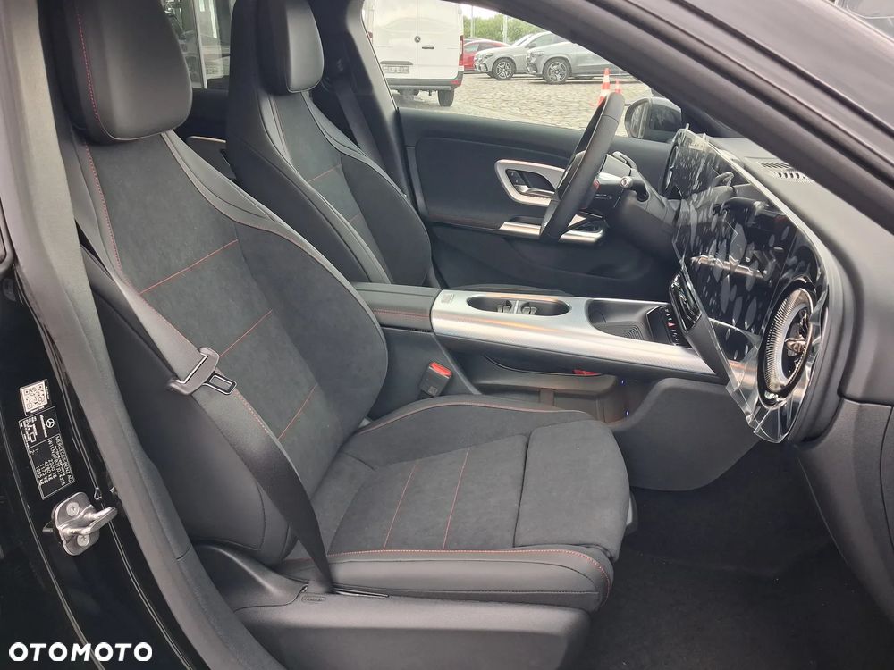 Mercedes-Benz CLA 200 mHEV 4-Matic 8G-DCT - 16