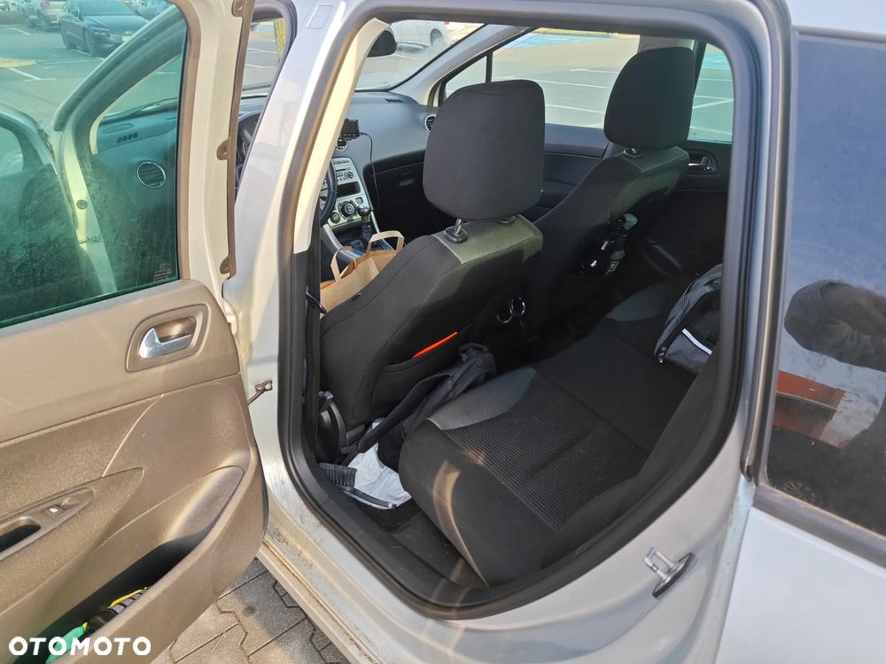 Peugeot 308 1.6 HDi Premium - 10