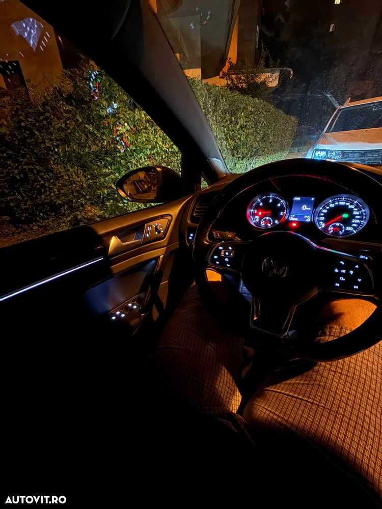Volkswagen Golf - 14
