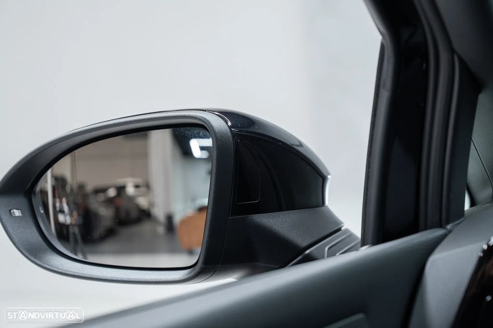 VW Golf 2.0 TSI OPF 4Motion DSG R Performance - 20