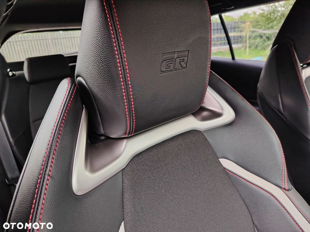 Toyota Corolla 2.0 Hybrid GR Sport Dynamic - 34