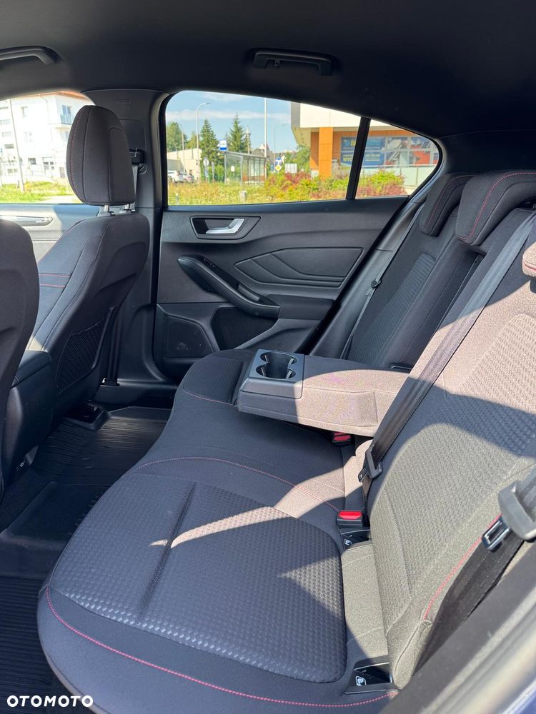 Ford Focus 1.5 EcoBoost ST-Line - 8
