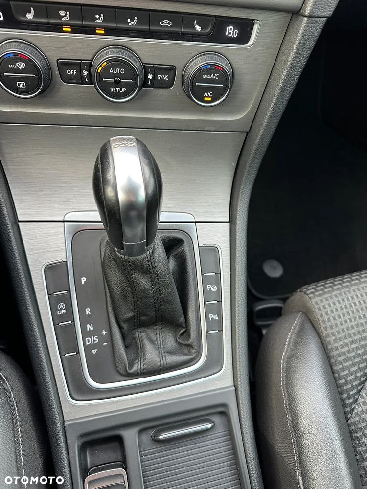 Volkswagen Golf VII 1.6 TDI BMT Comfortline DSG - 20