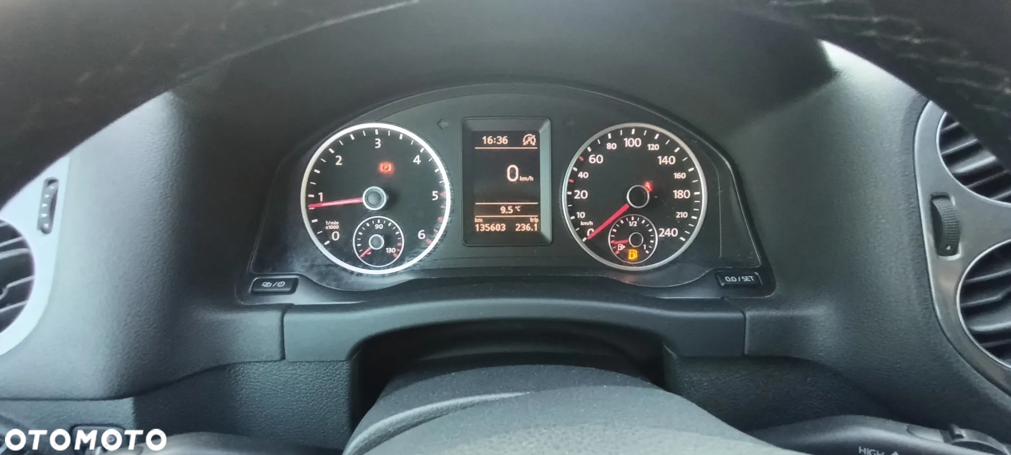 Volkswagen Tiguan 2.0 TDI DPF BlueMotion Technology Sport & Style - 20