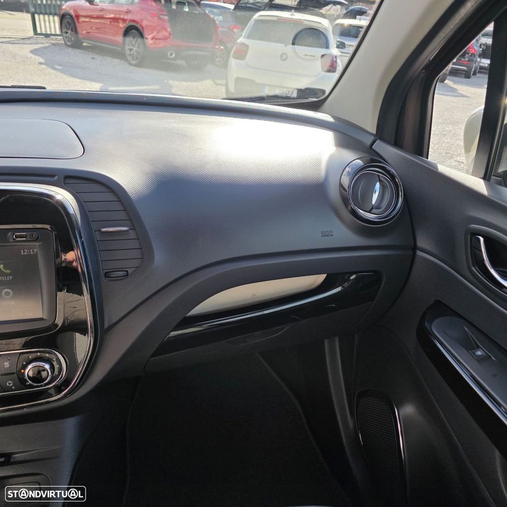Renault Captur 1.2 TCe Exclusive EDC - 27