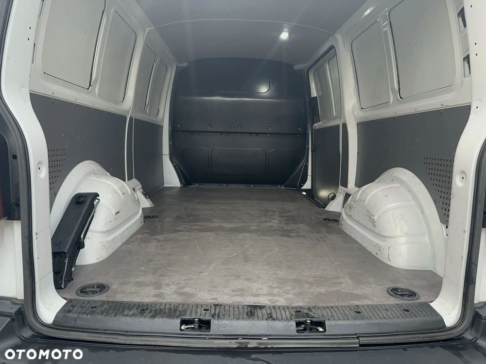 Volkswagen Transporter - 19