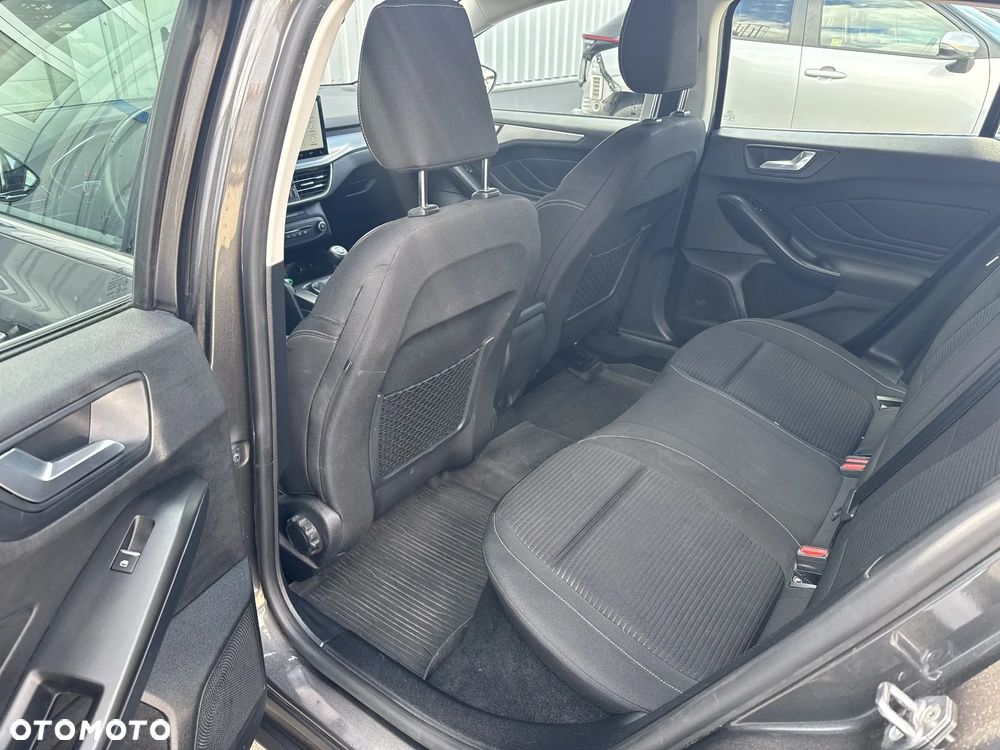 Ford Focus 1.0 EcoBoost Titanium Design - 12