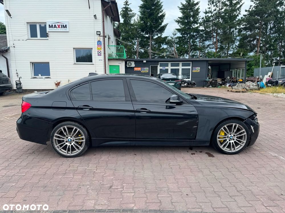 BMW Seria 3 330i xDrive - 5