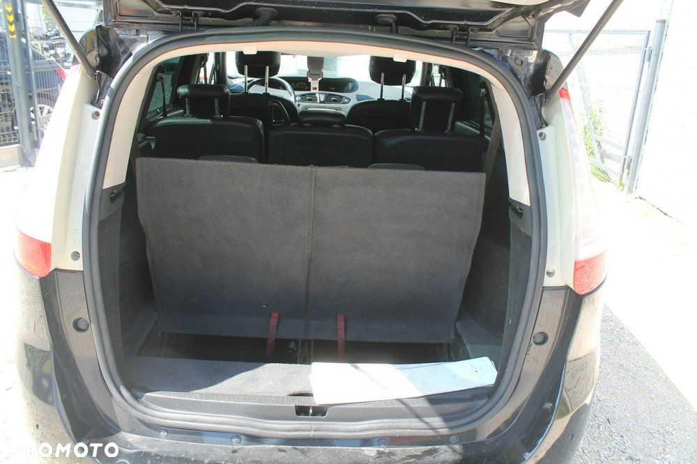 Renault Grand Scenic - 12