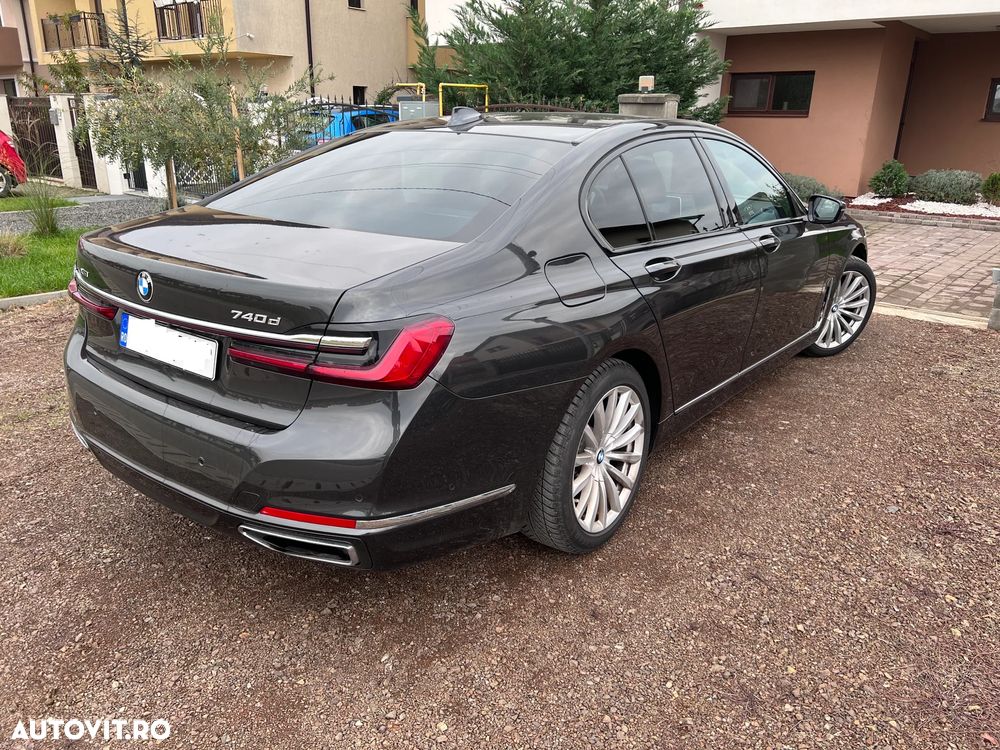 BMW Seria 7 740d xDrive MHEV - 23