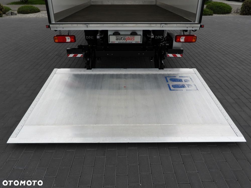 Iveco DAILY 35S18 KONTENER HI-MATIC WINDA 8 PALET TEMPOMAT NAWIGACJA LEDY PNEUMATYKA AUTOMAT HI-MATIC KLIMATYZACJA  180KM - 20