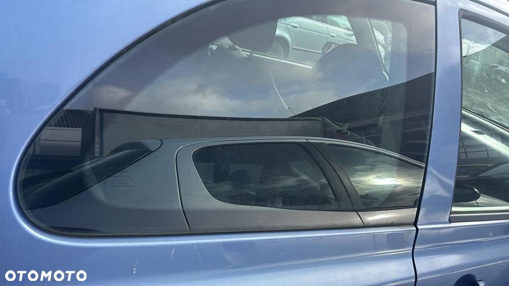 Szyba lewa prawa tylna karoseryjna Nissan Micra K12 3D - 2