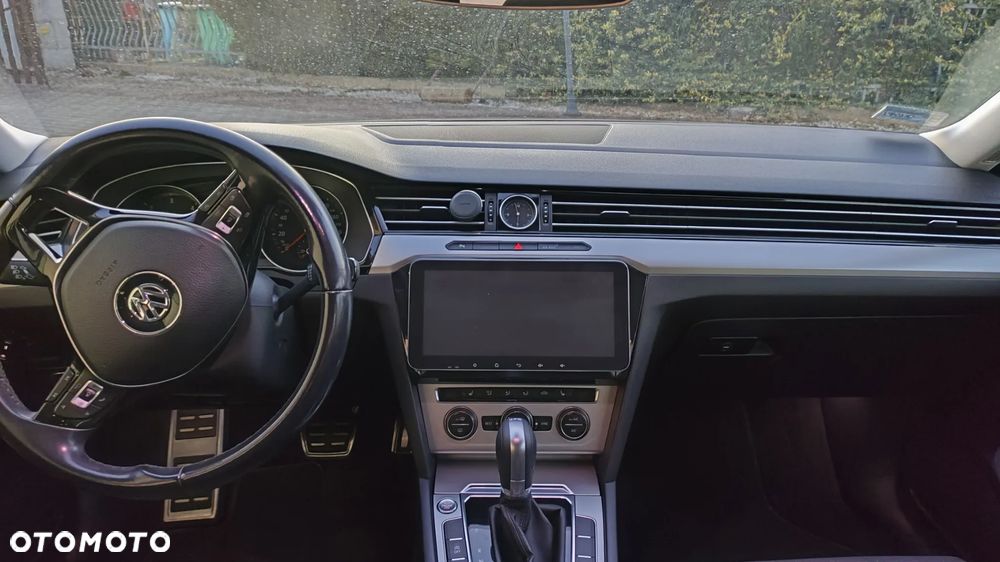 Volkswagen Passat - 4