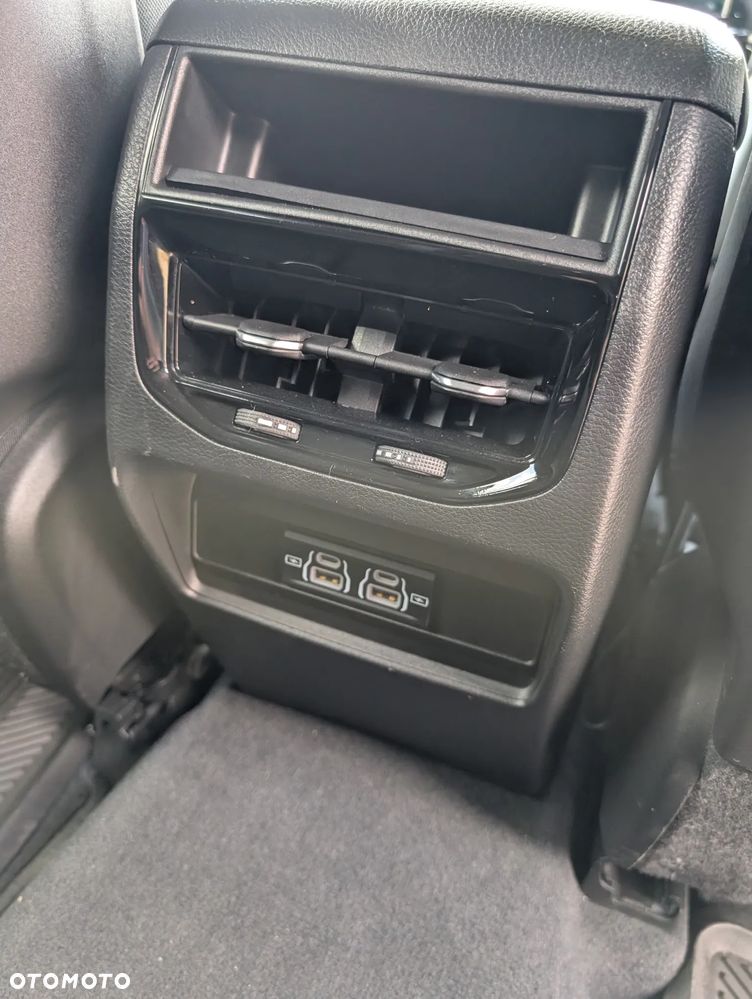 Jeep Grand Cherokee - 21