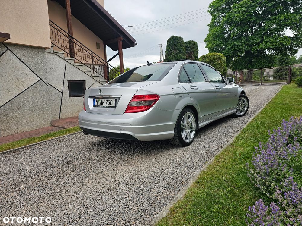 Mercedes-Benz Klasa C 180 Kompressor BlueEFFICIENCY Special Edition - 26
