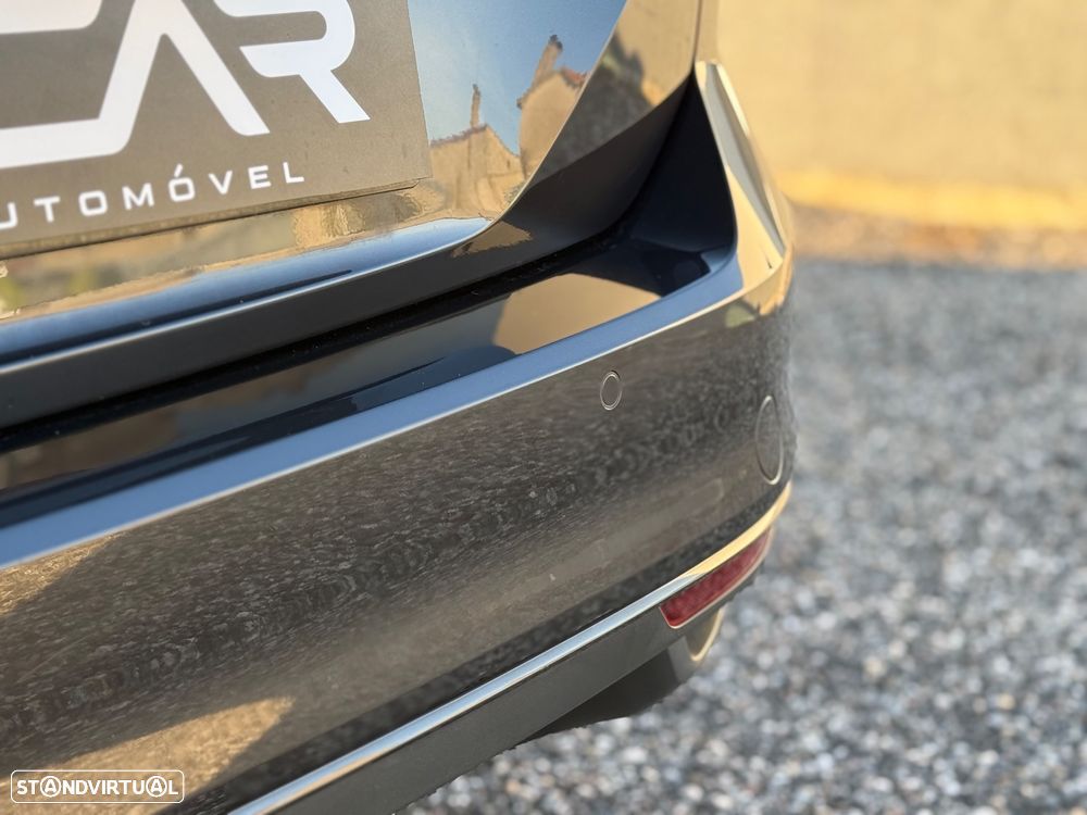 VW Passat Variant 2.0 TDi Business DSG - 10