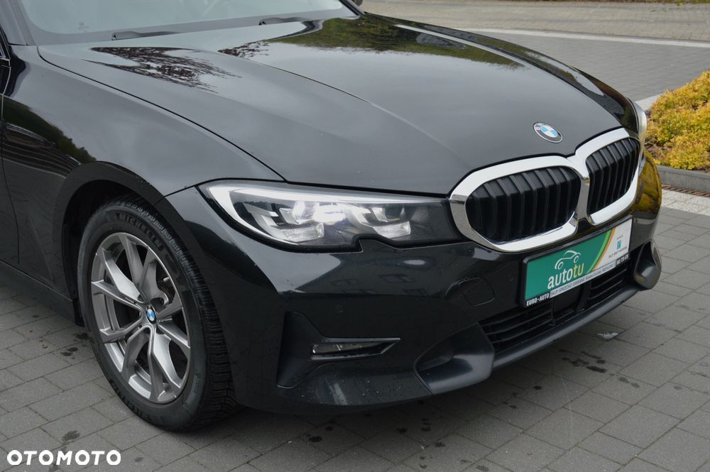 BMW Seria 3 320d Sport Line Shadow - 12