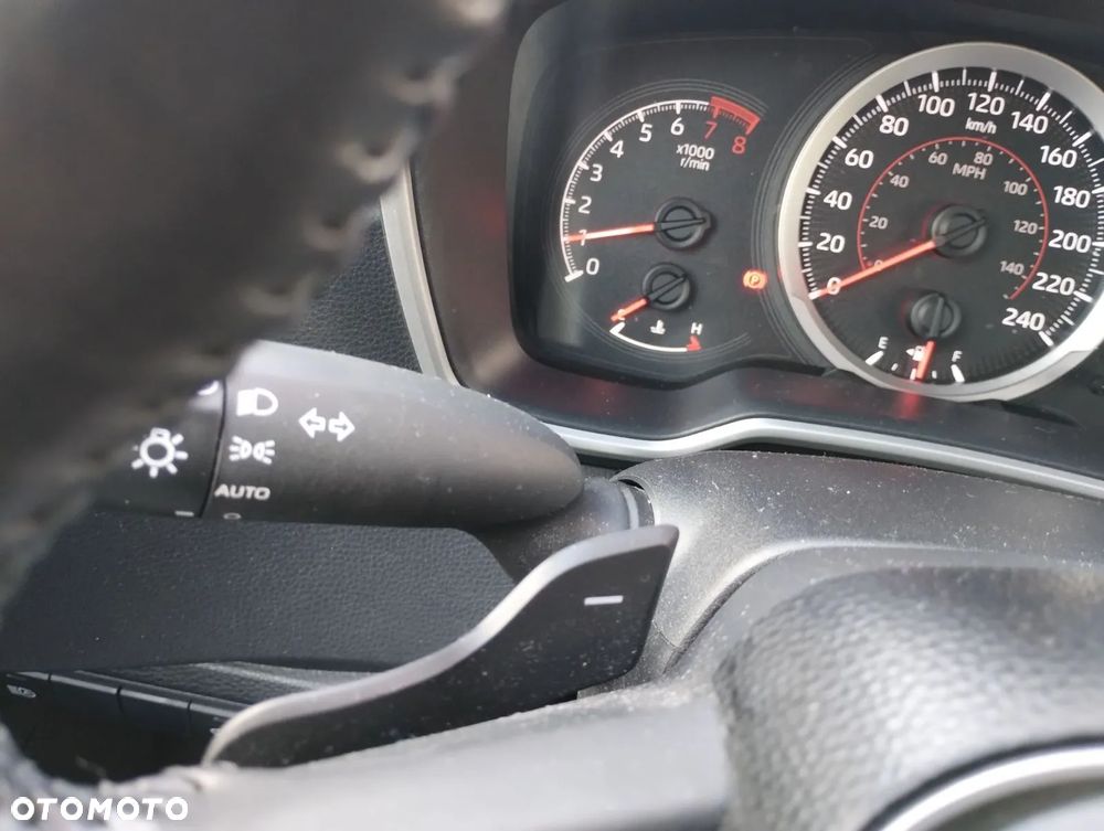 Toyota Corolla - 12