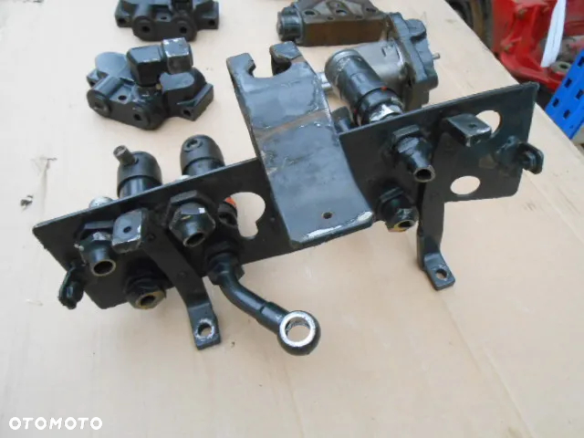 Rozdzielacz blok zaworowy sekcja zawór Case New Holland TM140 - 18