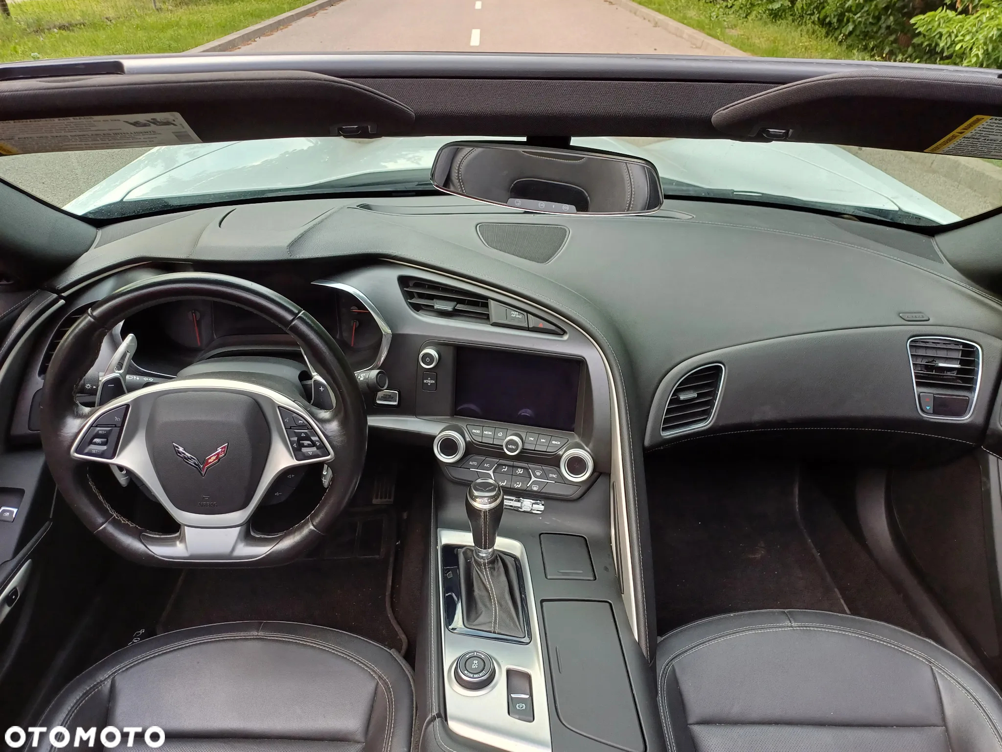 Chevrolet Corvette - 18