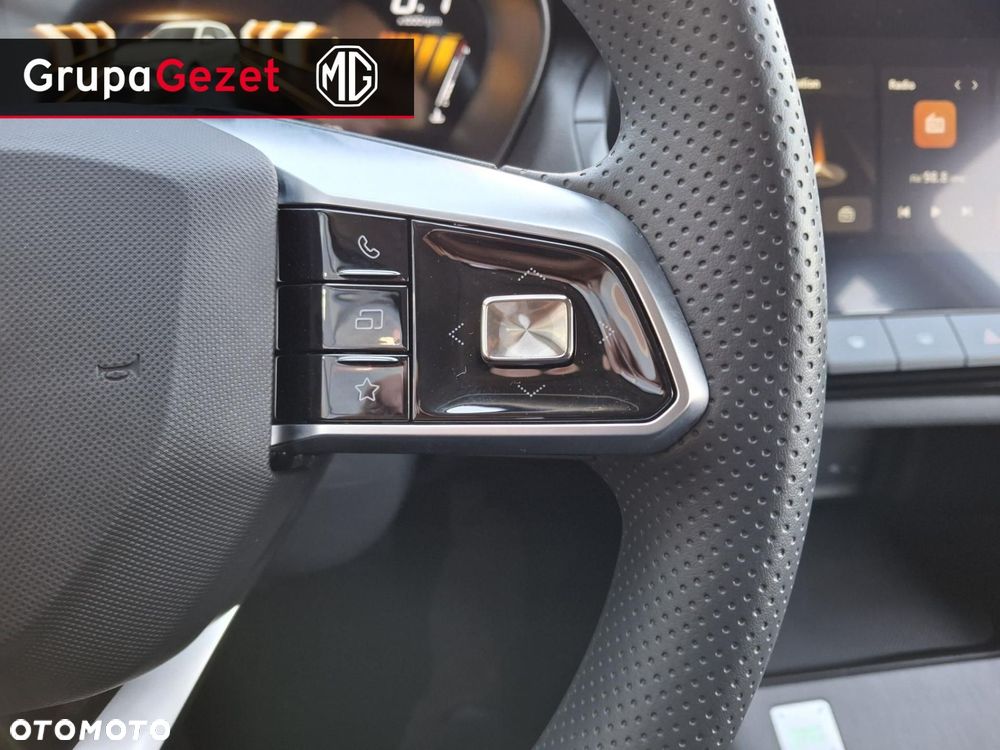 MG ZS - 24