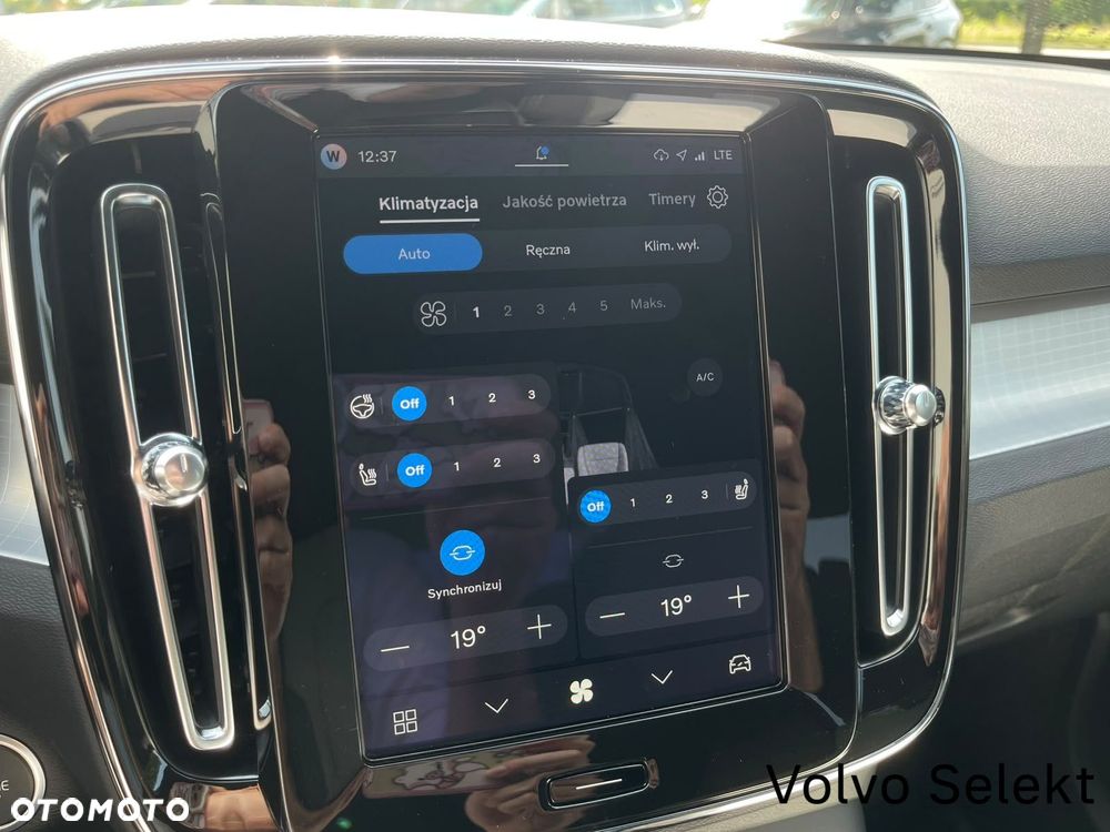Volvo XC 40 B3 Plus Dark - 20