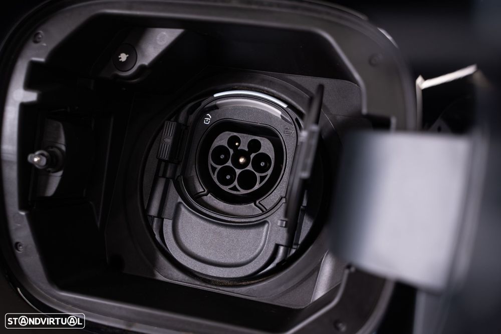 Mercedes-Benz GLA 250 e 8G-DCT - 49