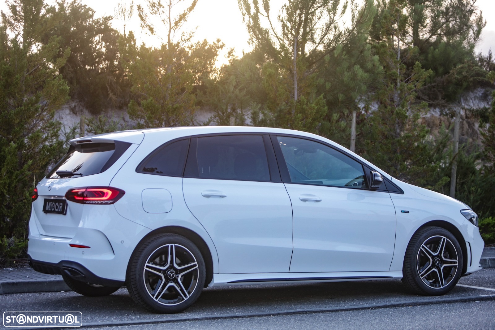 Mercedes-Benz B 250 e AMG Line - 4